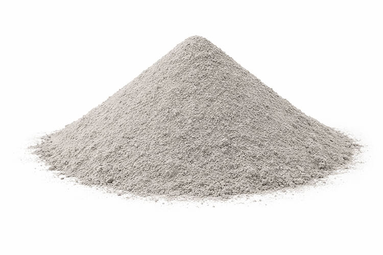 Montículo de arena fina certificada para acabados de construcción y mezclas de mortero de alta adherencia.